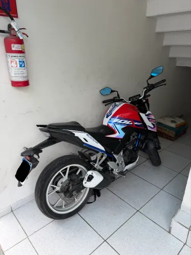 CB 300F