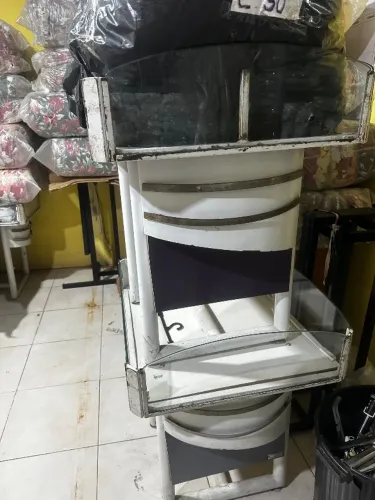 Banca para exposição de mercadorias em lojas