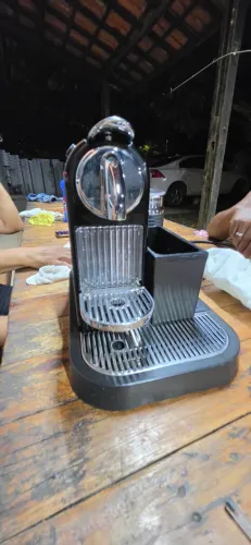 Cafeteira Nespresso CitiZ&milk Preta com Espumador de Leite - 110V / 127V