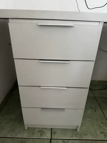 Mesa de escritório em L
