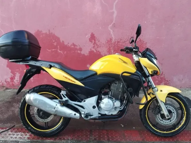 CB300R Amarelo único dono