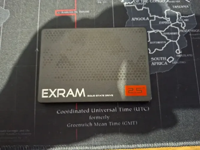 SSD ExRAM 512gb, 2.5 Sata III, Usado (Já com Windows 10 PRO e Office) - Aceito Cartão/Pix.