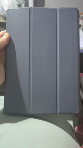 Vendo Tablet A8 ,com carregador original.Perfeito estado de conservação com caneta pen.