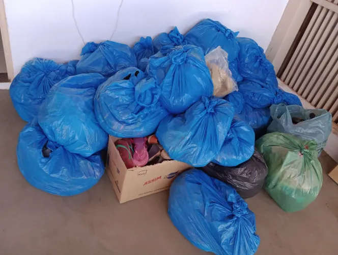 Doação de Roupas femininas para bazar e brechó