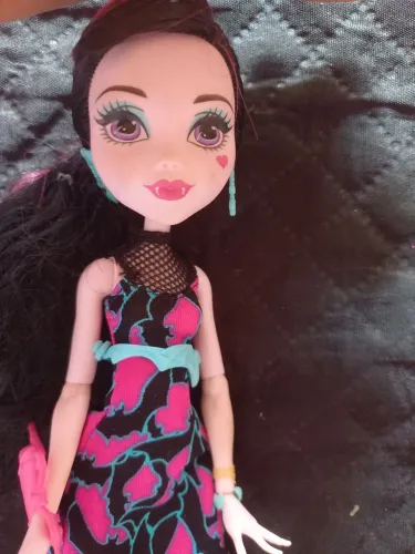 Vendo monster high draculaura  g2, welcome the monster high
