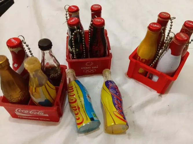Garrafinhas da coca cola, e engradados, coleção 
