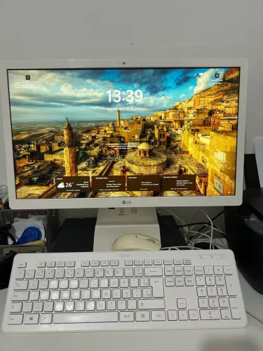 Computador All in One LG tela 22?/SSD 240GB/ Windows 11/ Acompanha Teclado e Mouse