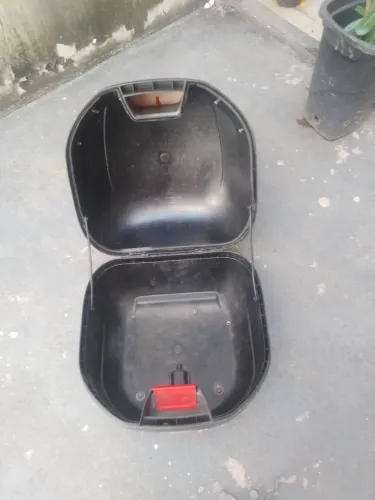 Vendo baú pequeno pra moto