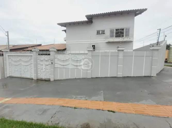 SOBRADO AMPLO 4 SUÍTES - MONTE CASTELO