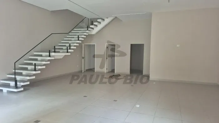 Salão Comercial para alugar no Bairro Vila Bastos em Santo André -SP.