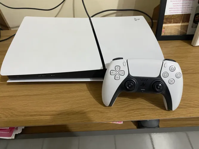 Vendo PS5 com vários jogos 1TB super conservado