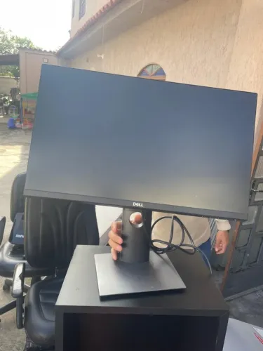 Monitor Dell 24" Full HD - Modelo P2419HC | Excelente Estado