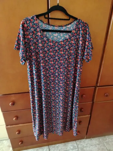 Vestidos variados usados 20,00 cada.
