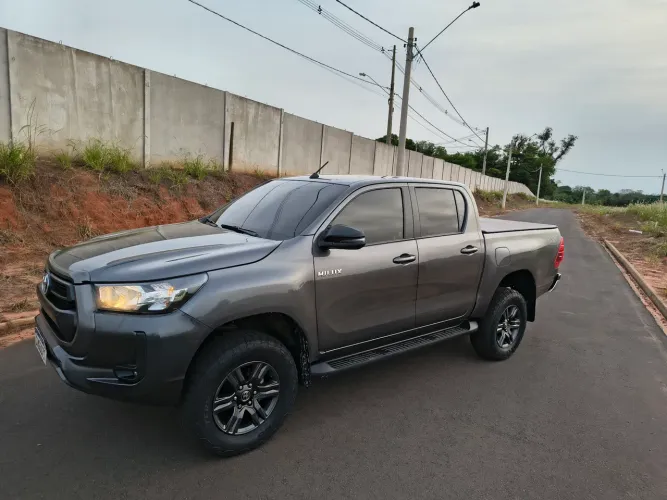 Toyota Hilux CD SR 4X4 2.8 TDI Diesel Aut. 2025