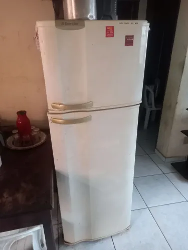 Vendo uma geladeira 