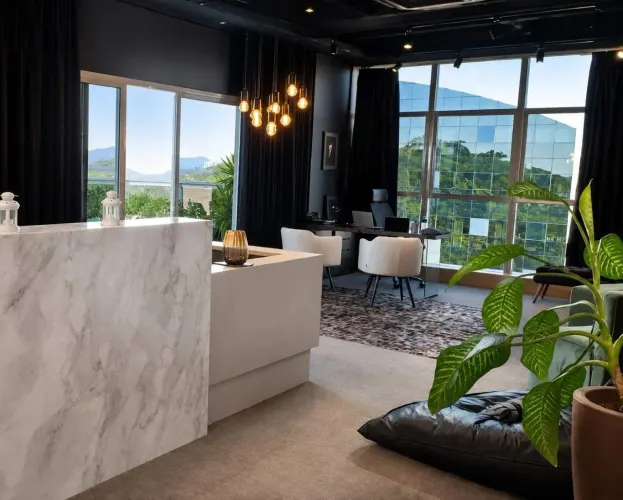 Sala comercial de alto padrão para locação no Riviera Business, Praia Brava