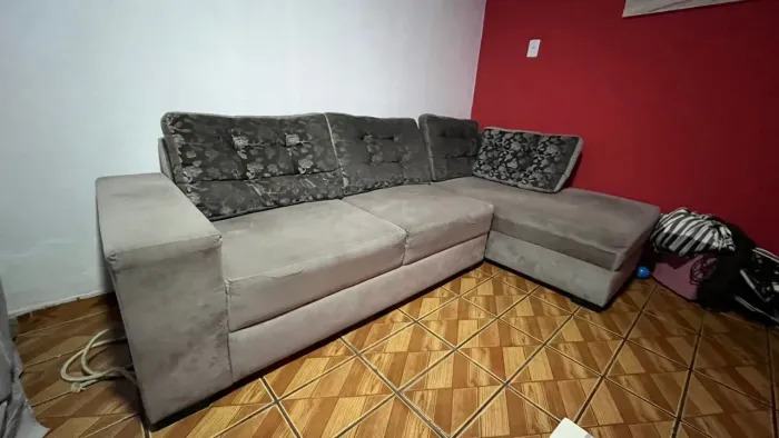 Sofá em L muito conservado