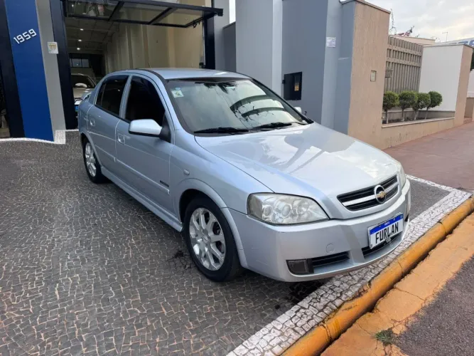 Chevrolet Astra Advantage 2.0 MPFI Flexpower 8V 3P 2011