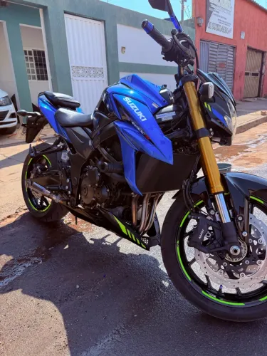 Suzuki GSX-S 750 ? ano 2023, modelo 2024.