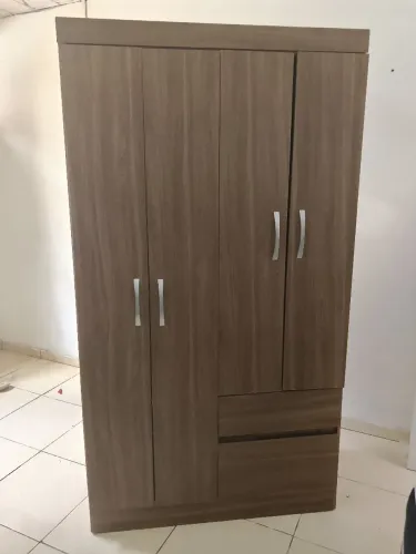 Guarda roupa em ótimo estado tudo bem conservado vendo tem que vim pega na redenção 250