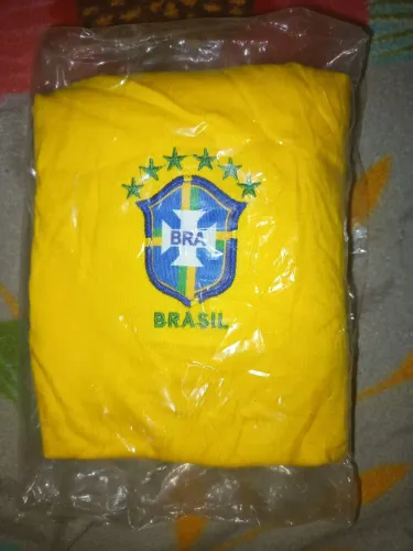 Vendo blusa do Brasil feminina