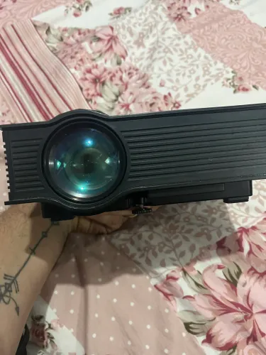 Projetor Unic UC46 Wi-fi Portátil 1800 Lumens HDMI - UNIC Projetor