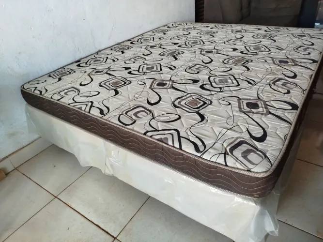 Cama box king size 