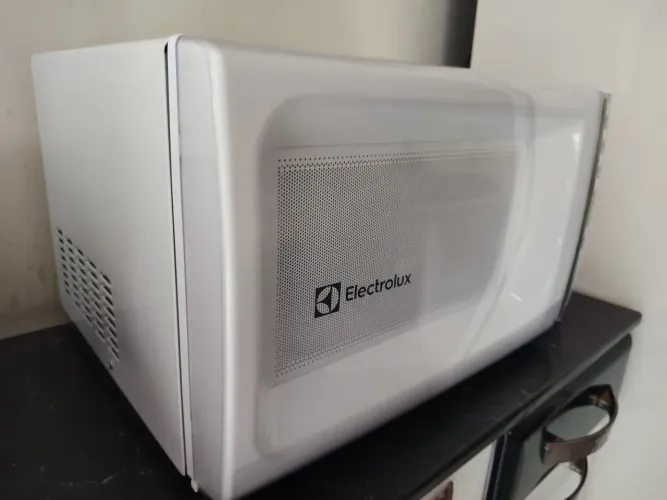 Micro-ondas Electrolux 34L Branco MEO44