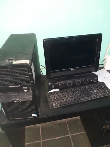 Computador PC funcionando só precisa trocar o teclado 