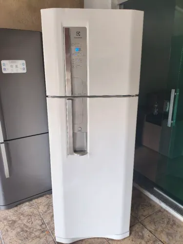 Excelente Geladeira Electrolux, DFW52,Fostfree, 454 litros, ,painel digital.