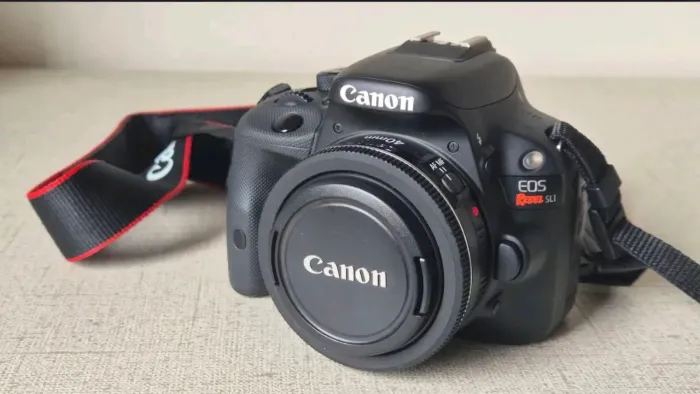 Canon EOS Rebel SL1 (1387 cliques)