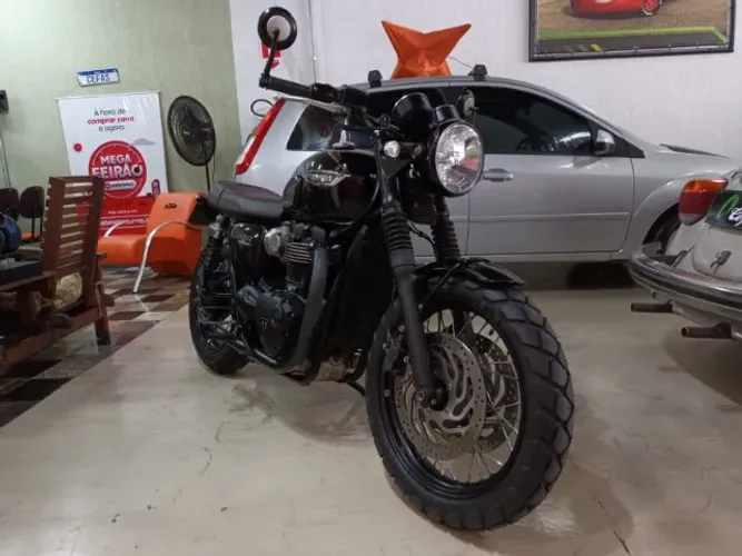 TRIUMPH BONNEVILLE T120 BLACK 1200 CUSTOM 18/18 