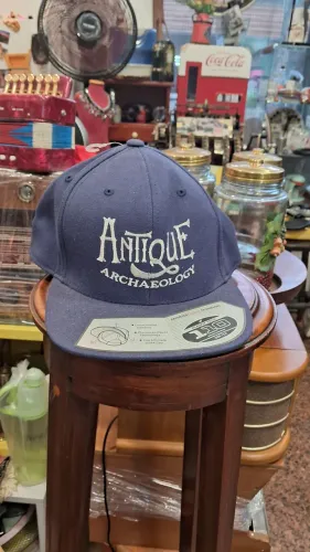 boné da marca Antique Archaeology produto comprado na loja nos EUA 