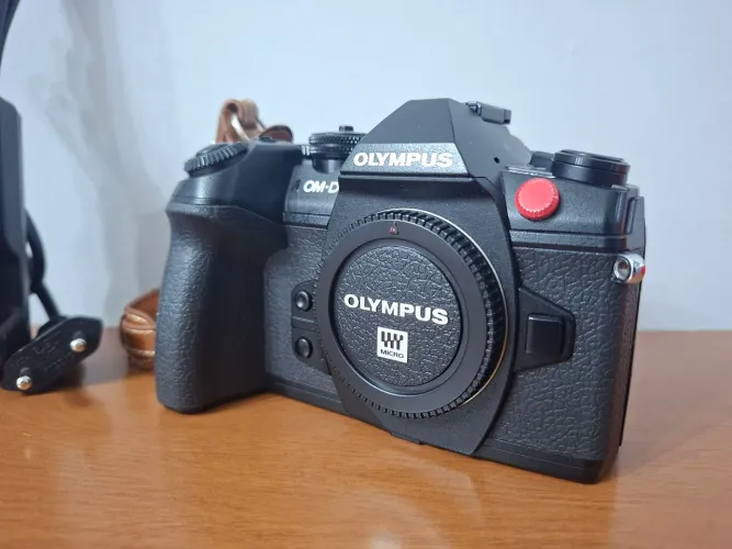 Olympus OM-D E-M1 Mark II
