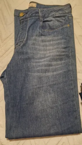 Calça Jeans 44 Feminina usada 1 vez