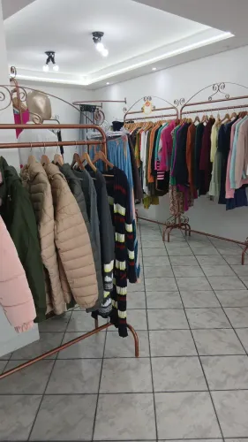 Arara de chão Vintage