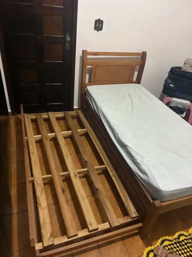 Cama de solteiro + 1 colchão 