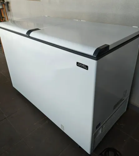 Freezer horizontal Esmaltec ECH 500 468 litros