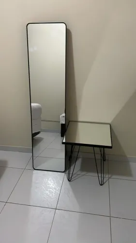 Kit espelho grande com mesinha espelhada