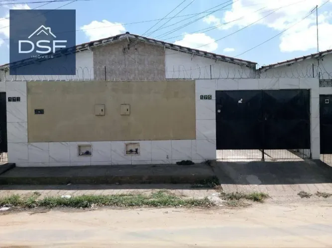 Casa com 2 dormitórios para alugar, 100 m² por R$ 950,00 - Novo Maranguape II - Maranguape