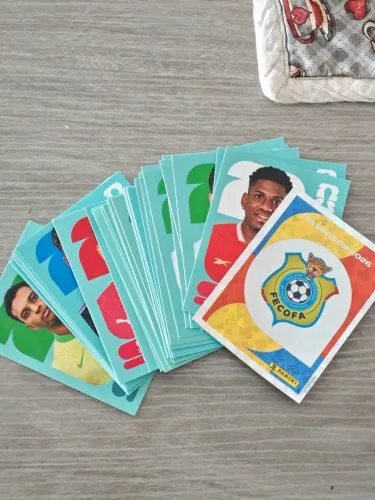 Pack 30 figurinhas sortidas sem repetição