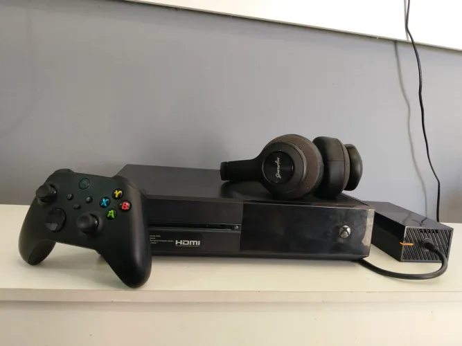 Xbox one + Head phone 