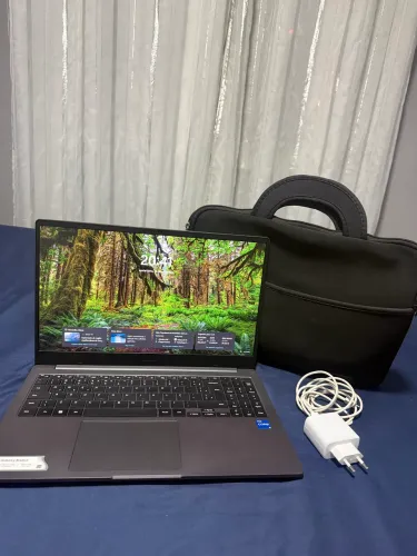 Samsung Galaxy Book2 i5 12ª Geração 8GB RAM SSD 256GB 15,6? Full HD