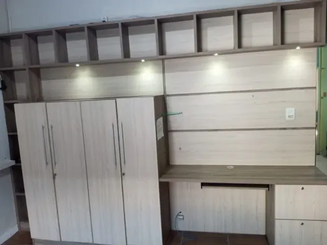 móveis de escritório e sala de aula