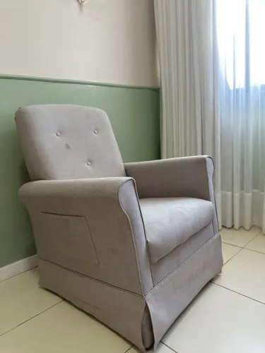 Poltrona de amamentação 