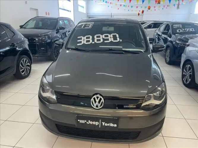 Volkswagen Fox Bluemotion 1.6 MI Total Flex 3P. 2013
