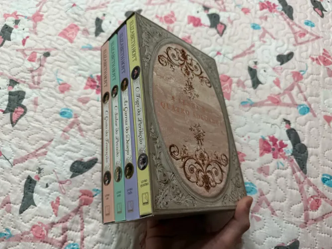 Box de livros - A Lenda dos Quatro Soldados (em ótimo estado de conservação)