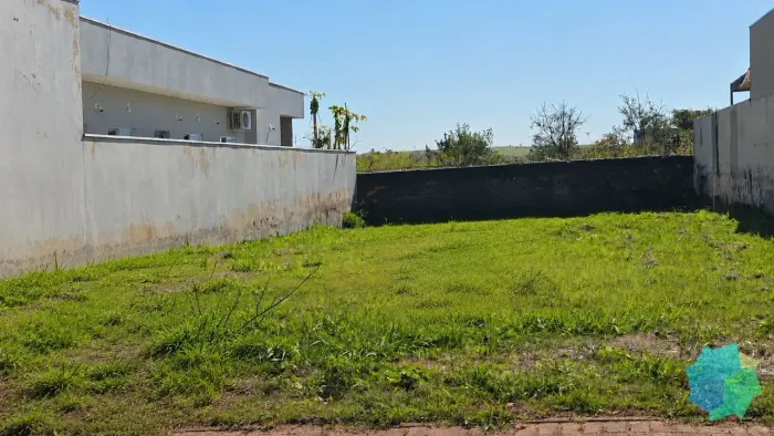 EXCELENTE TERRENO PLANO À VENDA Condomínio Lagos de Icaraí 462 m² R$ 550.000,00 Salto-S