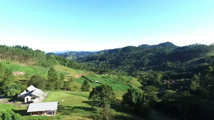 Fazenda/Sítio/Chácara para venda com 156605 metros quadrados com 3 quartos