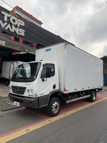 MB Accelo 1016 2014 novíssimo 